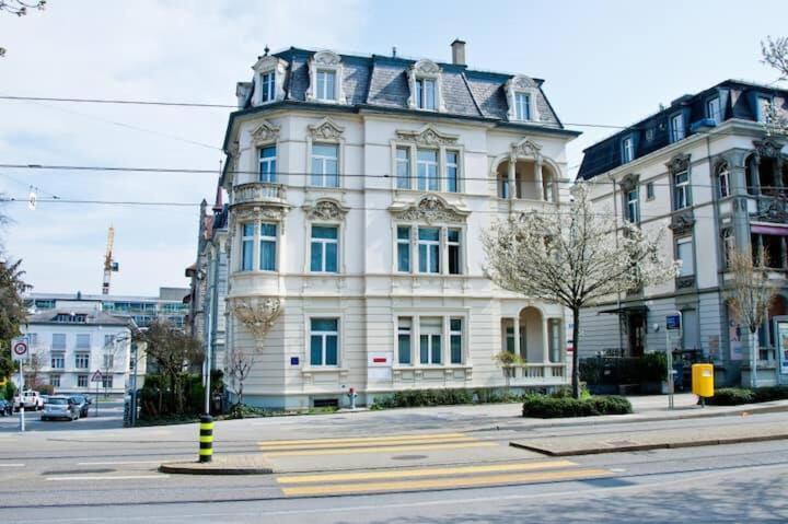 Renovated Near Sees *